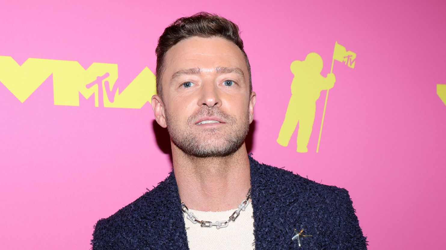 Court officers have told the BBC that Singer Justin Timberlake has been detained in New York and is expected to be formally charged soon.